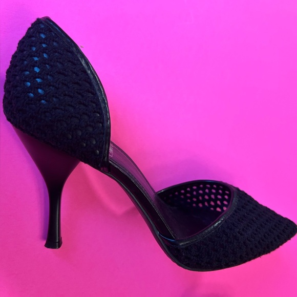 Vince Camuto Black Crochet Pumps Size 8 1/2 - Picture 14 of 14